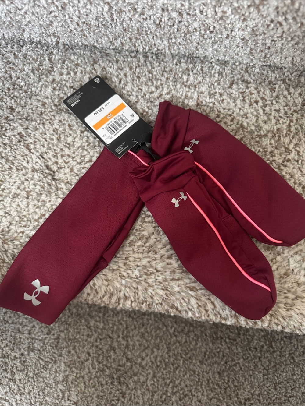 Under Armour Women’s Burgundy Athletic Mittens & Headband